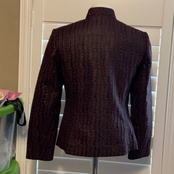 Black and Red Blazer with Tailored Silhouette and Stand-Up Collar - Picture 4 of 9